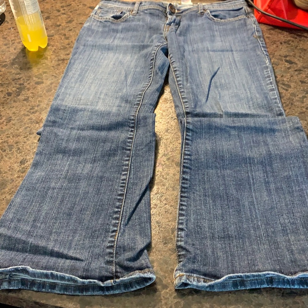 !it jeans. Wide bottom style Hottie